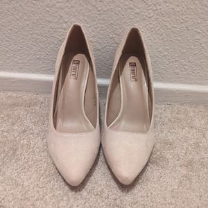 Nude block closed toe pumps, 7.5